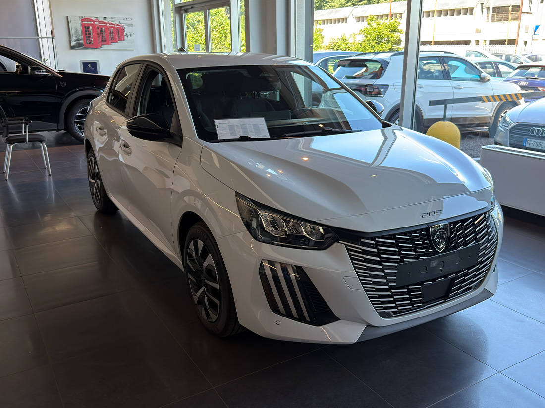Peugeot 208 | 5P - Business Hybrid 110 E-DCS6 | 05/2026 | Automatico | Hybrid
